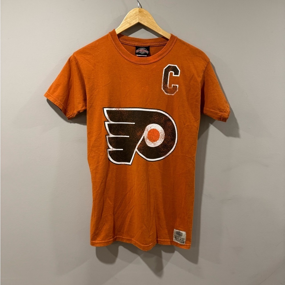 Bobby Clarke Philadelphia Flyers NHL Old Time Hockey T-Shirt